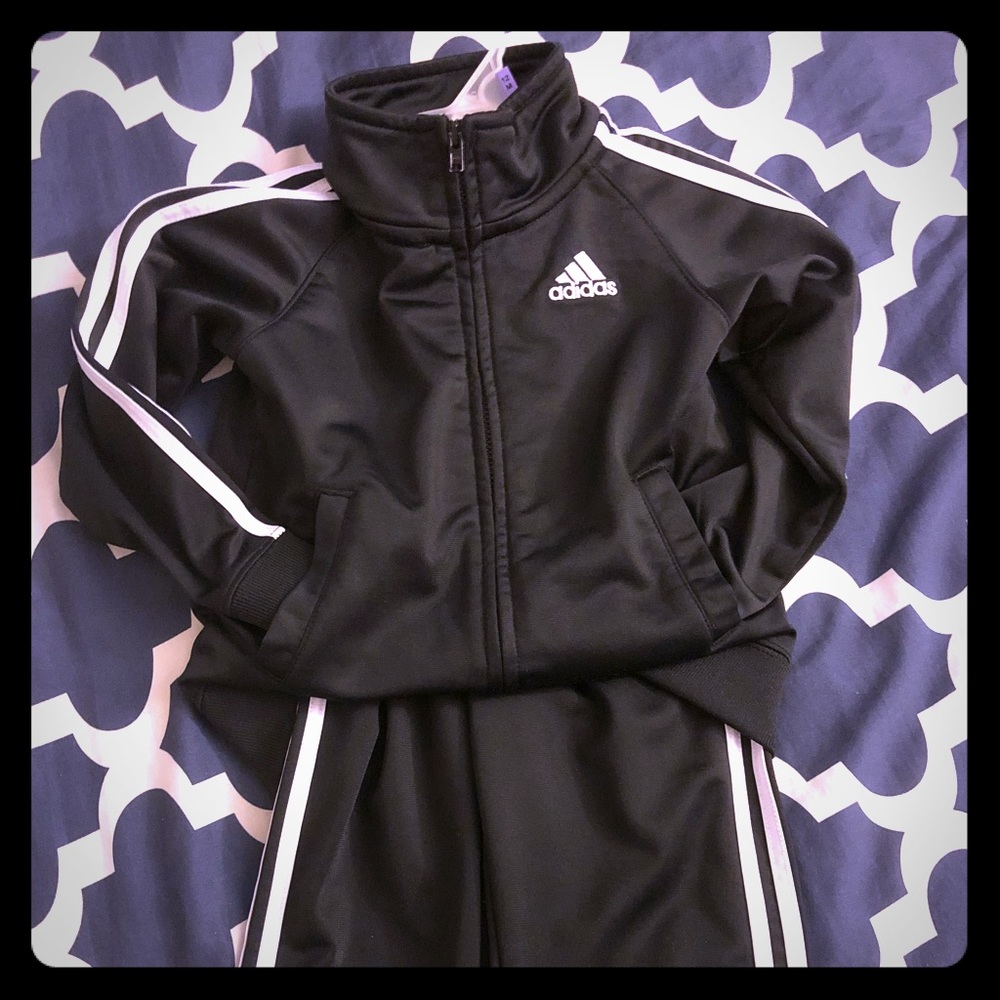 🛑❗️SOLD❗️🛑 Toddler Adidas track suit.